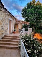 Authentique Mas provençal entre mer et Camargue - B&B