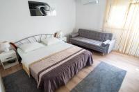 Oasis apartment 300 meters from the beach - by TA Leut Agency - Chambres d'hôtes Privlaka