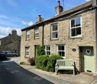 B&B Askrigg - The Roost - Askrigg 18th Century Cottage - Bed and Breakfast Askrigg