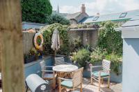 Close to Tenby Harbour No1 Albert View - B&B