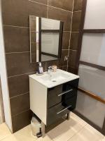 jolie appartement avec piscine - Bed and Breakfast