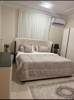 شقة أنيقة واسعة 3 غرف Vip - وصول ذاتي - B&B Riyad