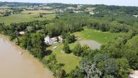 Le Cast'L 2 Coin de paradis en bord de Dordogne - B&B La Rivière
