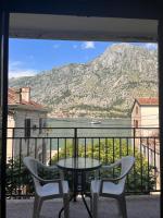 Apartment with sea view - B&B Cattaro