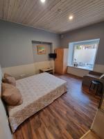 Großes Doppel-/Zweibettzimmer