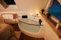 Loveroom Du Perche : maison avec balnéo - B&B Moulins-la-Marche