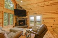 Hot Tub and Game Room Mountaintop Cabin in Murphy! - Chambres d’hôtes
