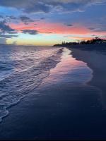 Seaside Serenity Getaway - Bed and Breakfast