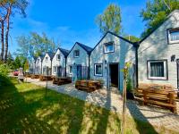 Domy nad morzem- Family Resort - Chata Pirata 2 - B&B Dziwnów