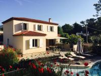 Villa Roquefortoise avec piscine - B&B