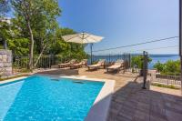 Villa Antani with heated pool, sauna & jacuzzi - Chambres d’hôtes Crikvenica