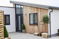 Paddlers View - Luxurious 2 bed, hot tub. Town centre, water views - B&B