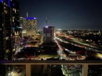 Rainey St -Luxury 1BR - Top Amenities -RT Pool -17 - B&B Austin