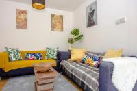 Stylish 4BD House with Private Garden - Stratford - Chambres d’hôtes