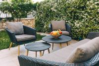 Edonia Garden Home Comfortable & stylish duplex apartment with relaxing private garden - B&B