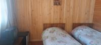 Chambre Lits Jumeaux avec Salle de Bains Commune