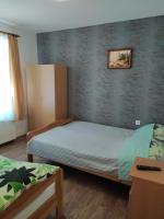 Dreibettzimmer mit Bad