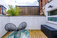 NEW! Stylish 2-bed home, in Chester by 53 Degrees Property, Ideal for Long Stays, Great location - Sleeps 6 - B&B Chester