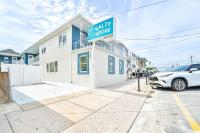 318 E Youngs Ave Unit 1 Seaside Serenity Salty Shore Retreat - B&B