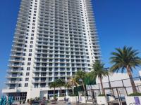 Modern Waterfront Retreat with Scenic Views - B&B Hollywood