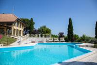 Villa Rolls - Porzione di Villa con piscina,giardino e parcheggi - Chambres d'hôtes Riccione