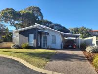 B&B Wannanup - Cosy modern townhouse - 5 mins walk to the beach! - Bed and Breakfast Wannanup
