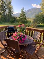 Cosy country mobile home on 18 acres farm sleeps 5 - Chambres d’hôtes Port Alberni