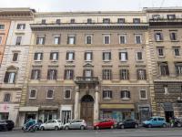 The Best Rent - Modern three-bedroom apartment a few steps from the Colosseum - Ferienwohnung Rom