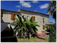 Une Chambre d'Hôtes dans charmante longère Charentaise - Ferienwohnung Tourriers