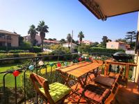 Le Cocon vert T2 St Aygulf à 30m de la mer - B&B Saint-Aygulf