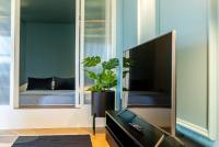 Award Winning Design Apt City Center - River View by lisbeyond - B&B Porto