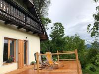 Quiet apartment with a terrace on Organic farm - B&B Prevalje