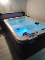 Chalet Luxury with privacy and Jacuzzi By Canarias prime homes - Chambres d’hôtes Maspalomas