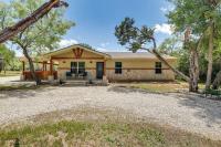 Pet-Friendly Texas Home w/ Furnished Patio & Grill - Chambres d'hôtes Graford