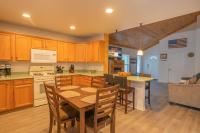 Brown Bear Lodge - Cozy mountain home situated within the quiet and ideal Sugarloaf neighborhood - Ferienwohnung Sugarloaf