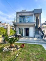 Beachfront villa Agia Marina - Ferienwohnung