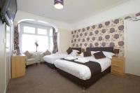 Family Room (3 Adults) RM11