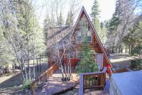 B&B Big Bear Lake - Teewinot - Get cozy at this mountain A-frame with wood burning fireplace and breathtaking views! - Bed and Breakfast Big Bear Lake