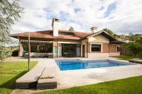 Golf & Pool - Bed and Breakfast