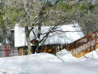 Rest N Relax Inn - Beautiful chalet-style cabin features dramatic forest and slope views! - B&B Big Bear Lake