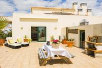 B&B Quarteira - Penthouse Apartment with Large Terrace, Pool & Garage - Bed and Breakfast Quarteira