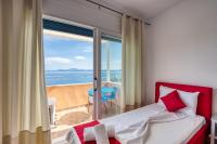 Appartamento con 2 Camere da Letto e Vista Mare 