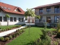 Penzion Karen - B&B Podhájska