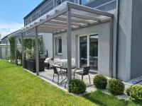 APARTAMENTY "LA VILLA" SUPERIOR II na parterze z prywatnym ogrodem, tarasem, parkingiem, blisko centrum, spokojna okolica - Chambres d'hôtes Kudowa-Zdrój