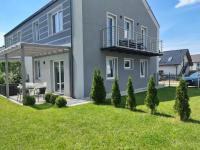 APARTAMENTY "LA VILLA" SUPERIOR II na parterze z prywatnym ogrodem, tarasem, parkingiem, blisko centrum, spokojna okolica - B&B Kudowa-Zdrój