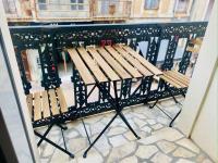''Le Général'' Superbe appartement Haussmanien climatisé en coeur de ville - Chambres d’hôtes