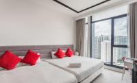 Expressionz City View Family Room
