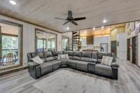 Family-Friendly Broken Bow Home with Deck and Grill! - B&B