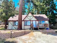 Bears Eye View - Steps to Bear Mountain Ski Resort! - B&B