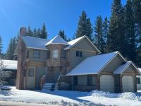 Chateau De Bjorn - Located in a beautiful, desirable area of Big Bear just a close walk to Bear Mountain - B&B